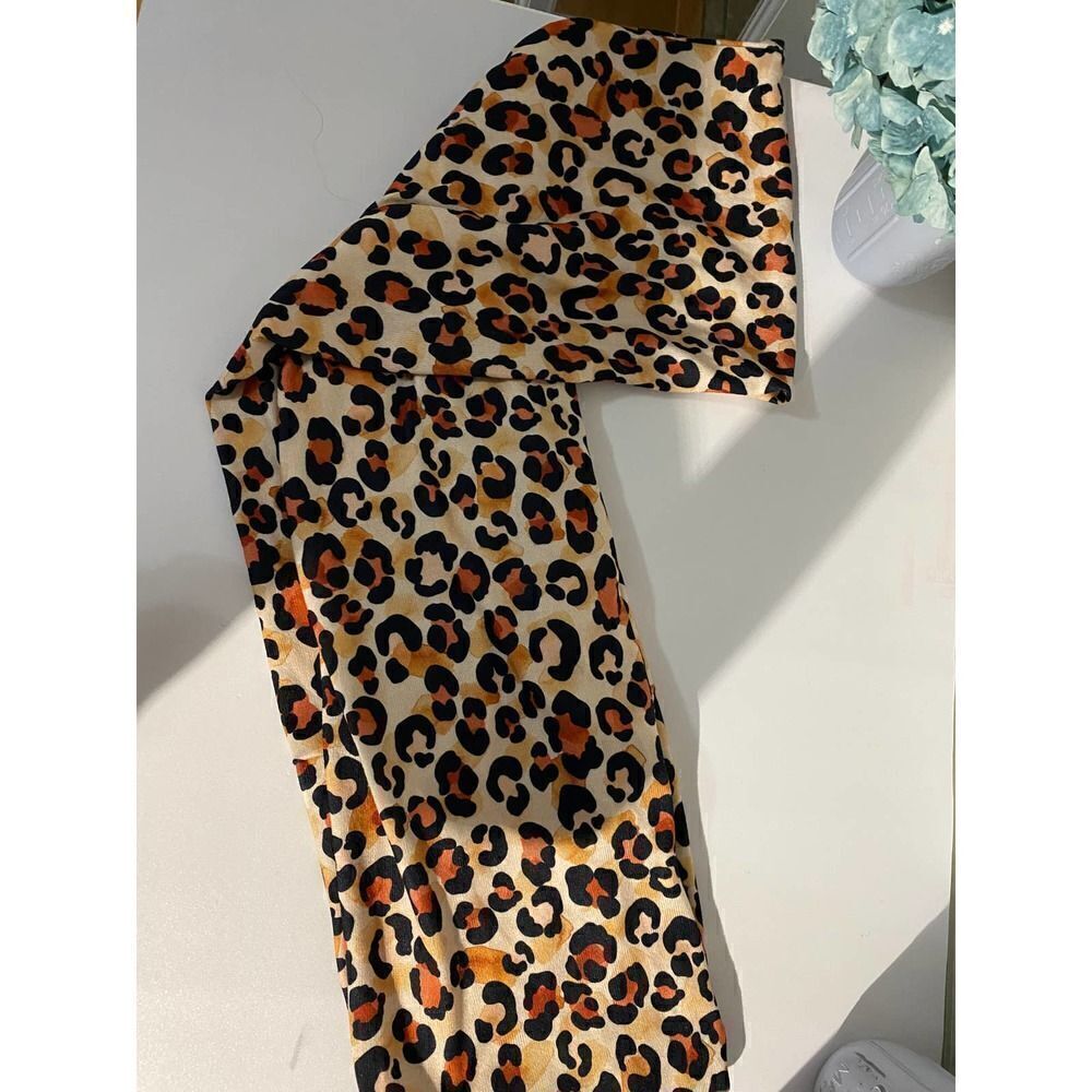 Cheetah Print Infinity Scarf With Pocket - Picture 3 of 5